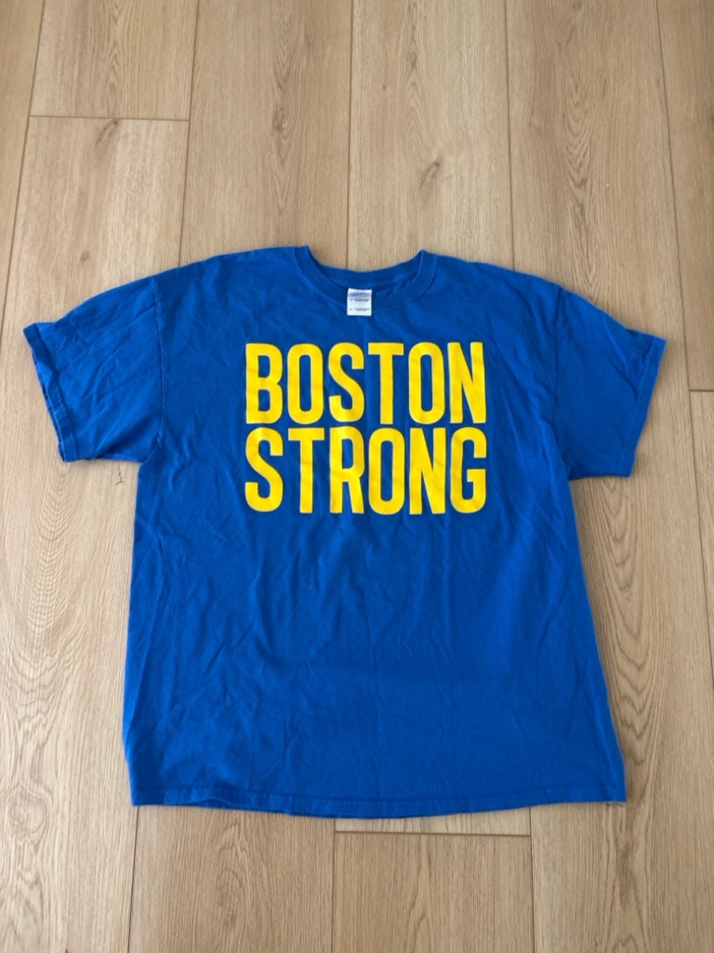Boston Strong T-Shirt Blue Yellow Graphic Tee Gildan Ultra Cotton Size XL‎